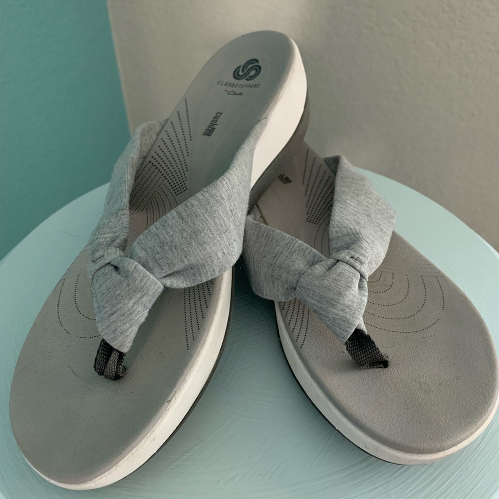 Clarks Cloudsteppers Flip flops